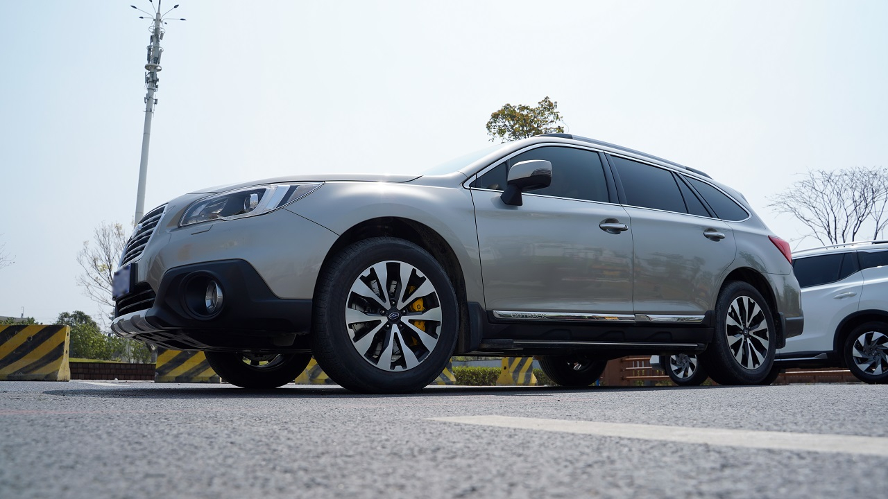 リアキャリパーの寿命はどれくらいですか？