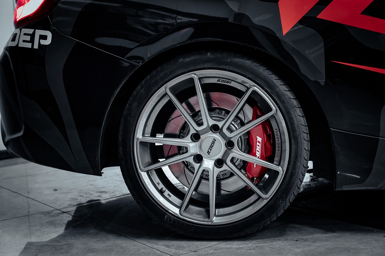 더 큰 브레이크 캘리퍼