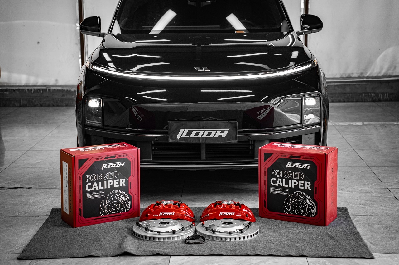 red brake calipers - ICOOH