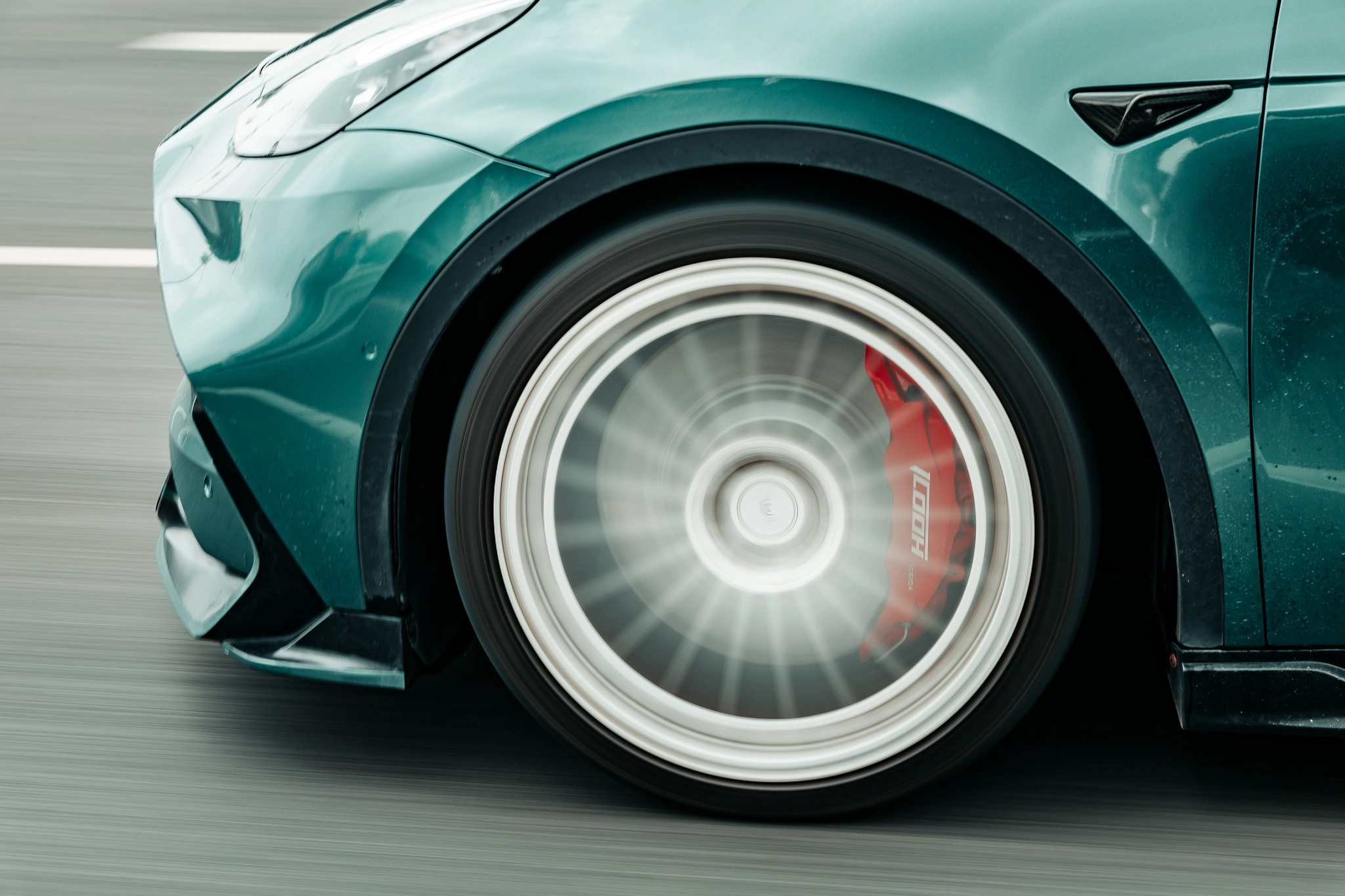 Application-Scenario-View-of-DT48-Red-Brake-Calipers - ICOOH Application Scenario View of DT48 Red Brake Calipers - ICOOH