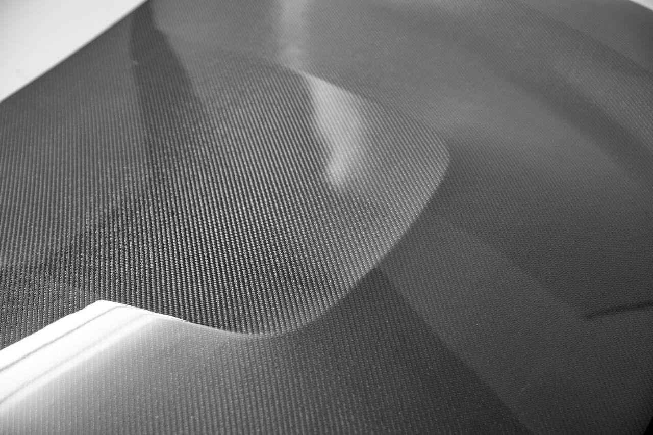 Dettagli del cofano in fibra di carbonio della BMW Serie 3 - ICOOH