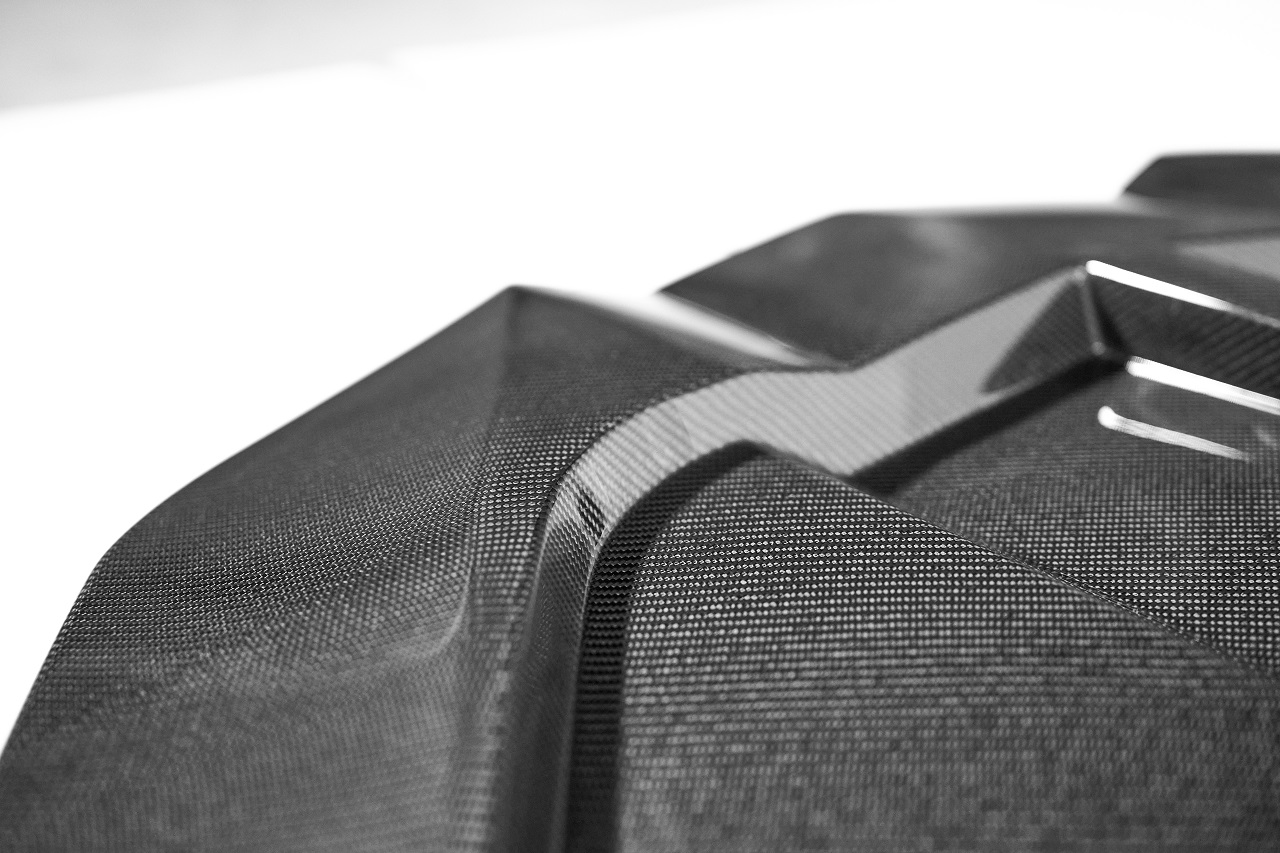 Esposizione del cofano della Corvette C8 - ICOOH