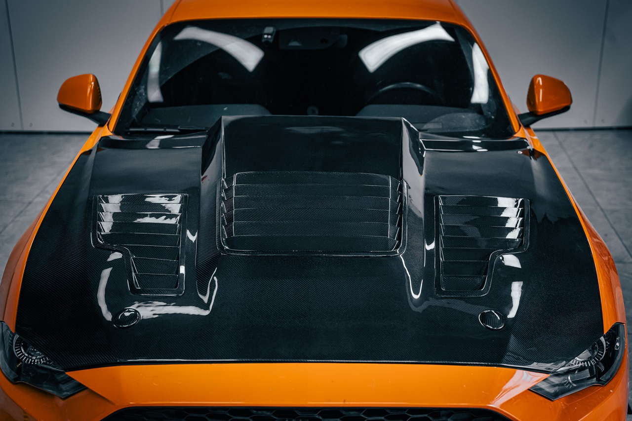 Dettagli del cofano in fibra di carbonio della Ford Mustang - ICOOH