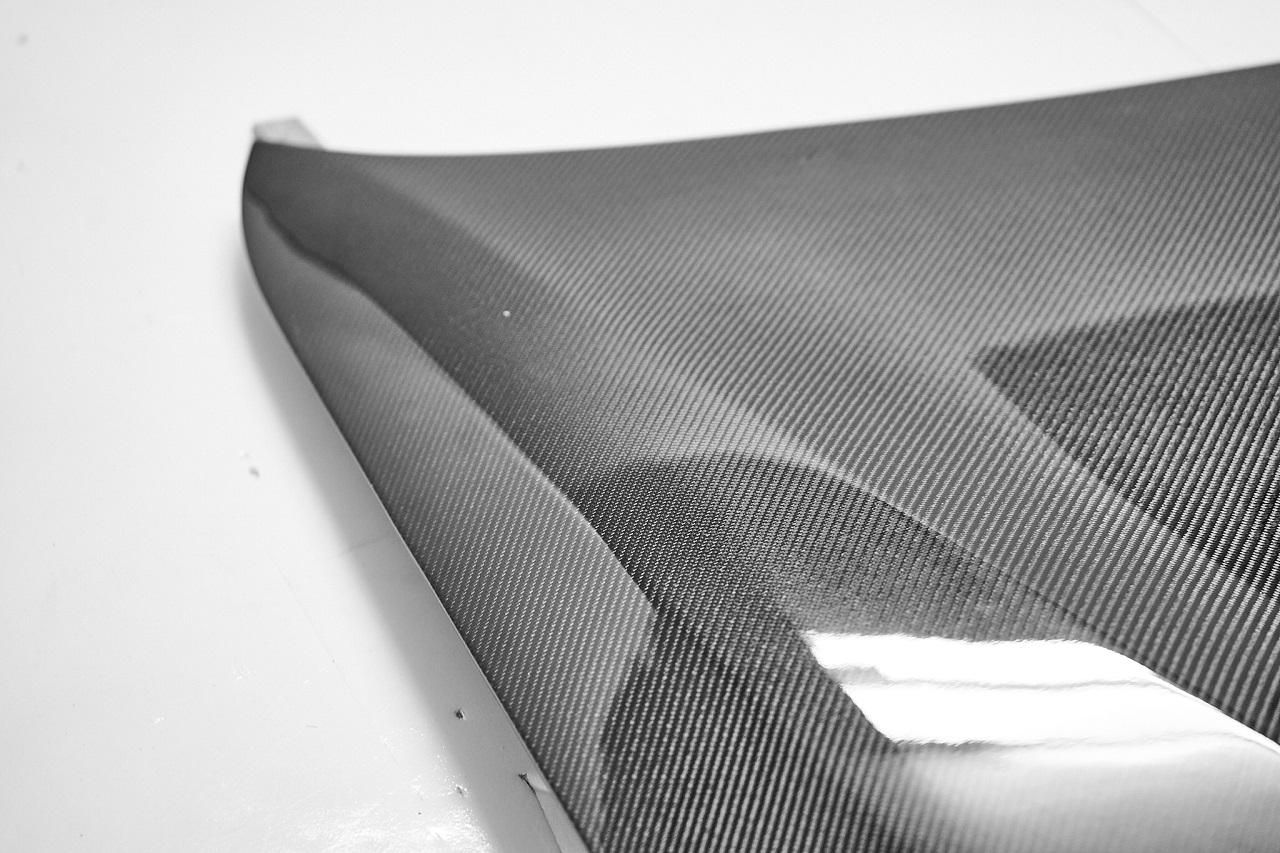 Dettagli del cofano in fibra di carbonio G20 GTS - ICOOH