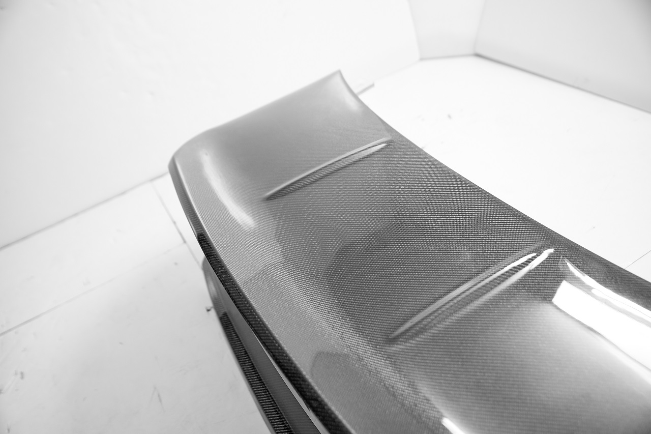 Dettagli del portellone posteriore in fibra di carbonio G80 - ICOOH