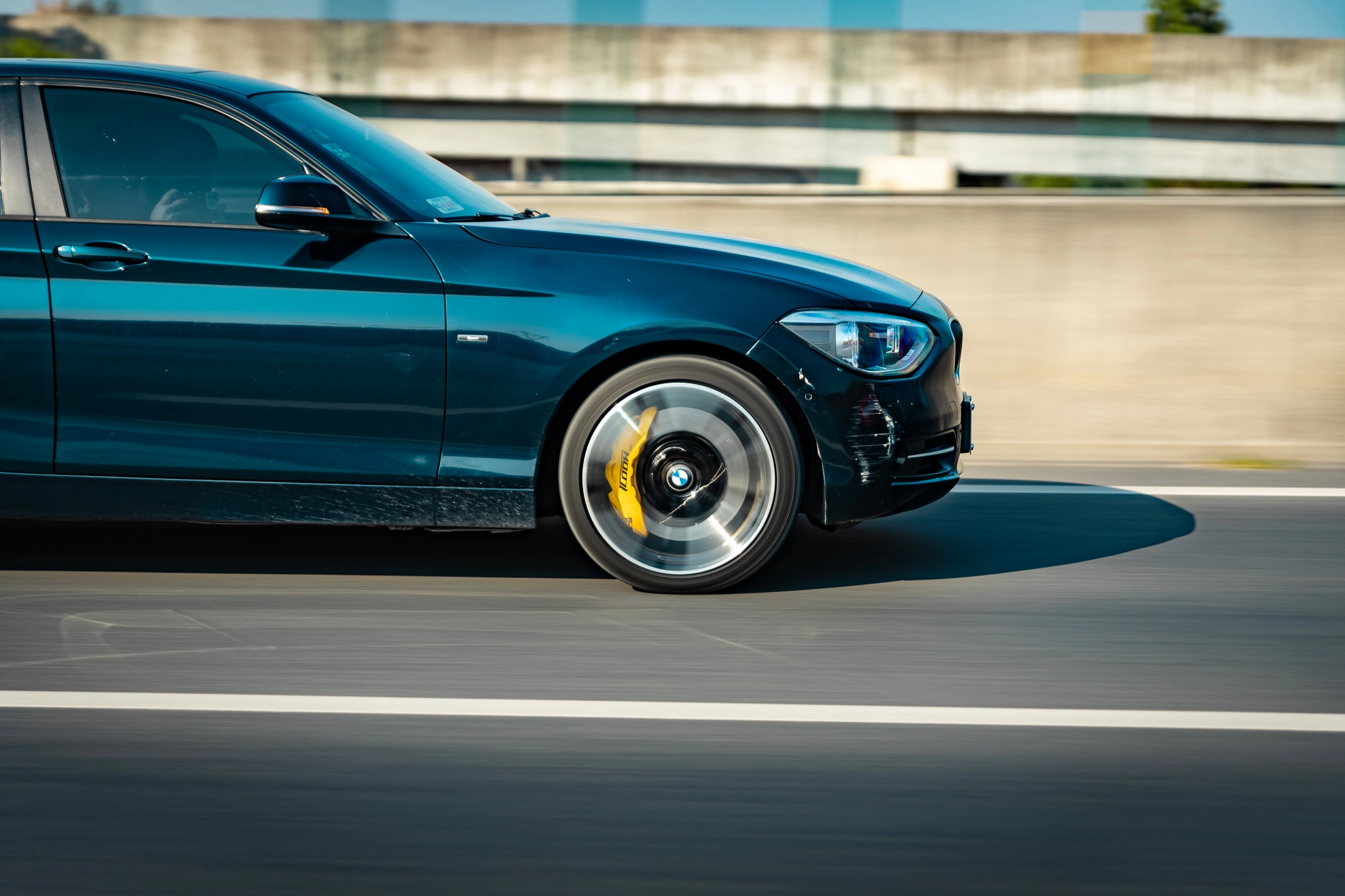 IC5-yellow-brake-calipers - ICOOH IC5 yellow brake calipers - ICOOH