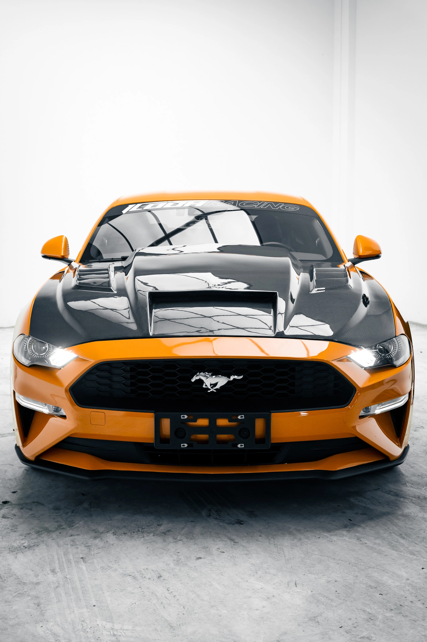 Mustang-003-carbon-fiber-hood-scene-picture-2 - ICOOH Mustang 003 carbon fiber hood scene picture 2 - ICOOH
