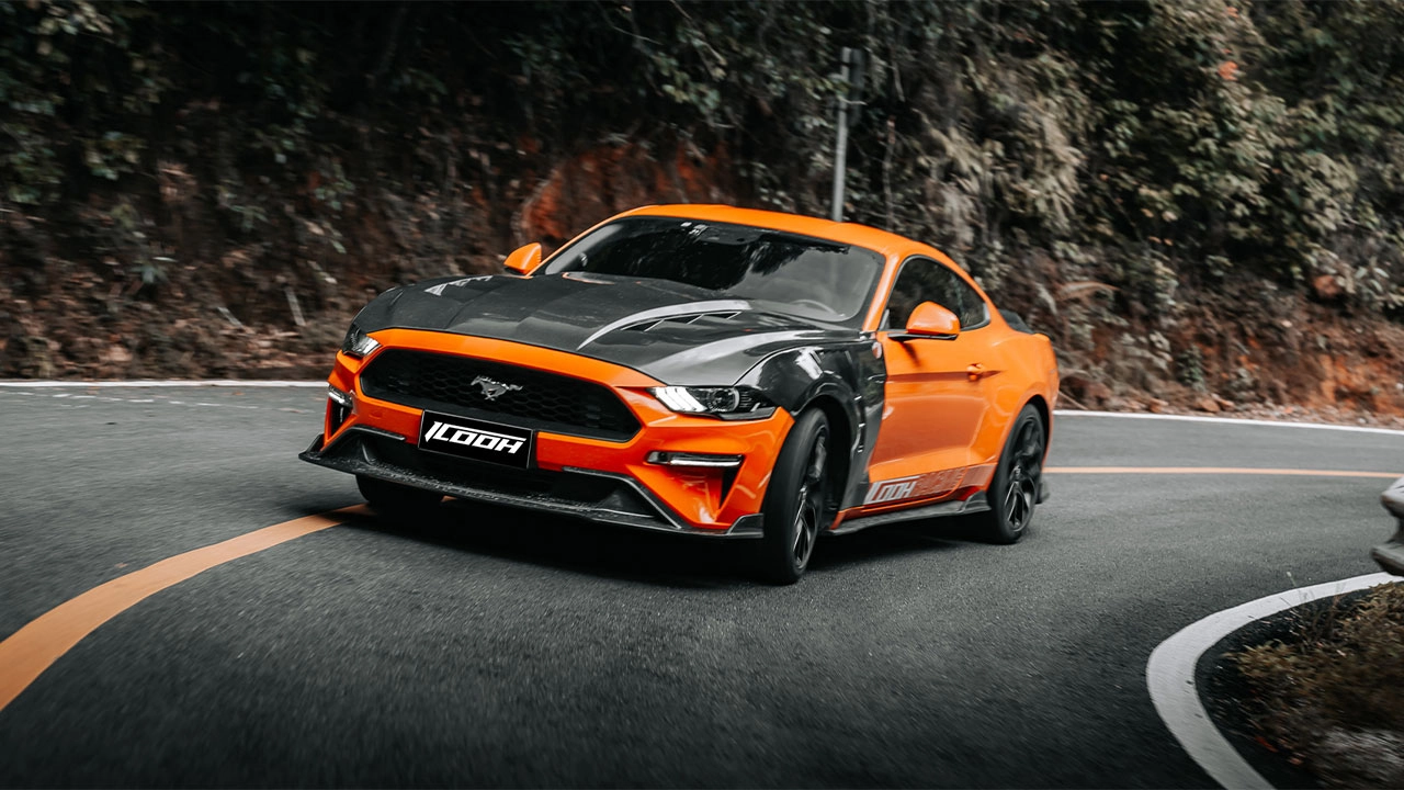 Mustang-004-black-carbon-fiber-hood-display - ICOOH Mustang-004-black-carbon-fiber-hood-display - ICOOH