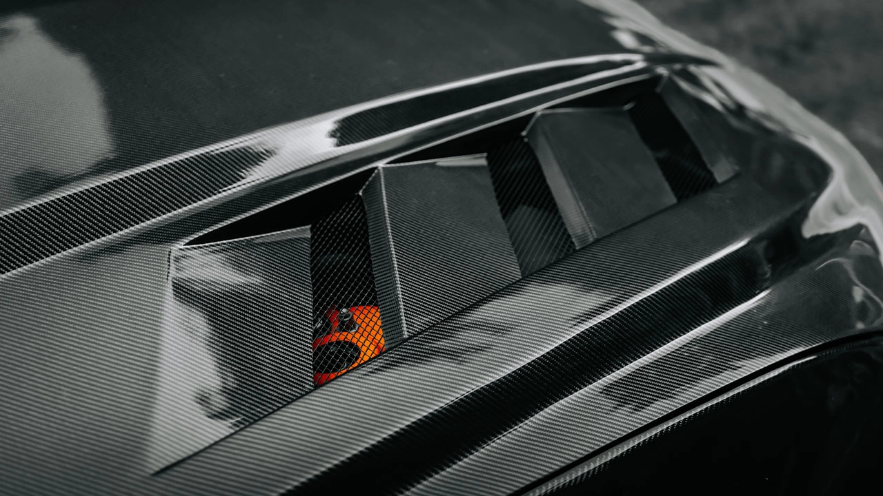 Mustang-004-carbon-fiber-hood-details-display - ICOOH Mustang-004-carbon-fiber-hood-details-display - ICOOH