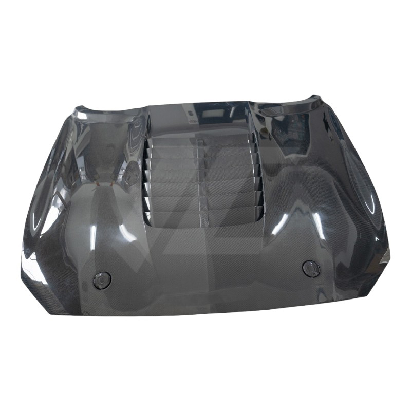 Vista frontale del cofano in fibra di carbonio nero della Mustang GT500 - ICOOH